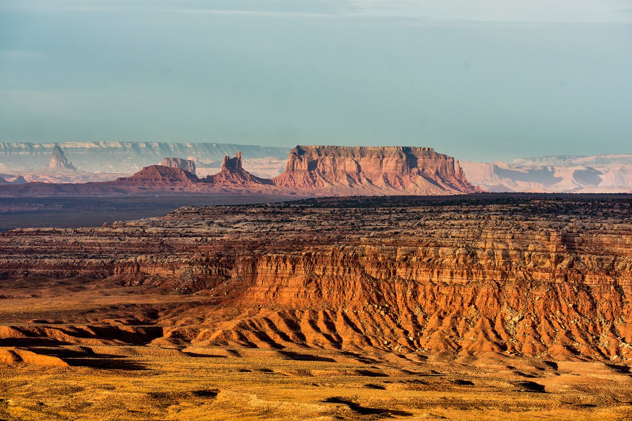 Da Gooseneck State Park, Utah, vista su Monument Valley, 2012 da Ira Block