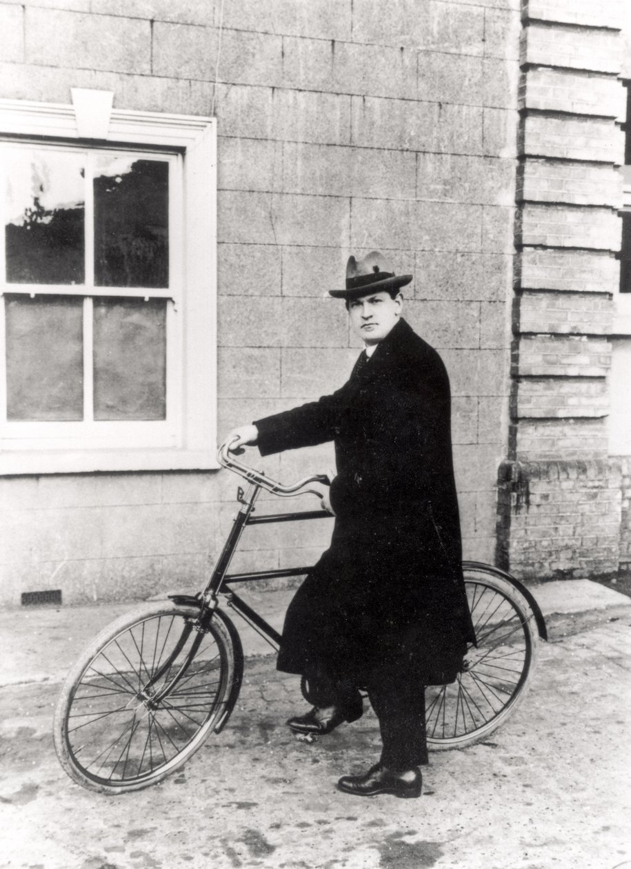 Michael Collins con la sua famosa bicicletta da Irish Photographer