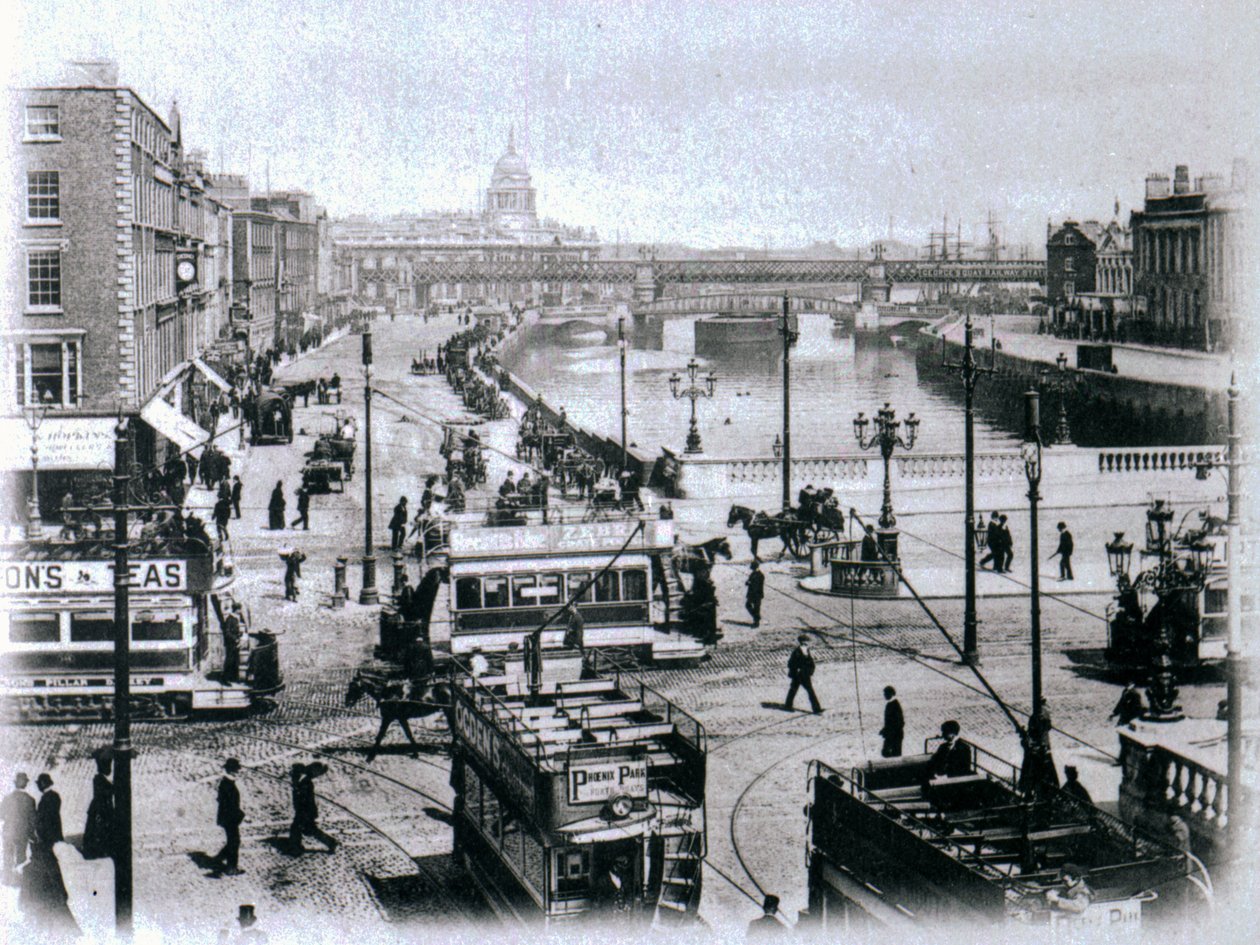 O Connell Bridge e il fiume Liffey, Dublino, c.1900 da Irish Photographer