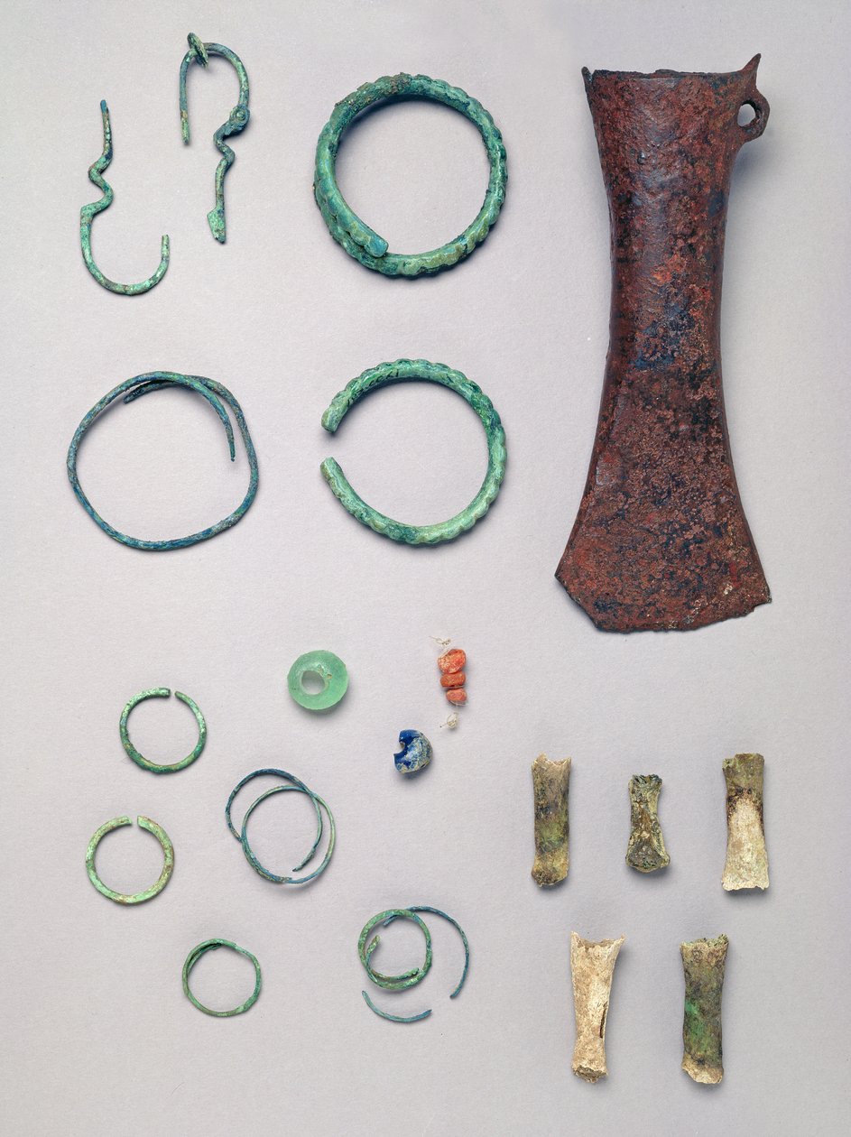Contenuto della tomba di un bambino, da Barrow II, Tomba I a Vace da Iron Age