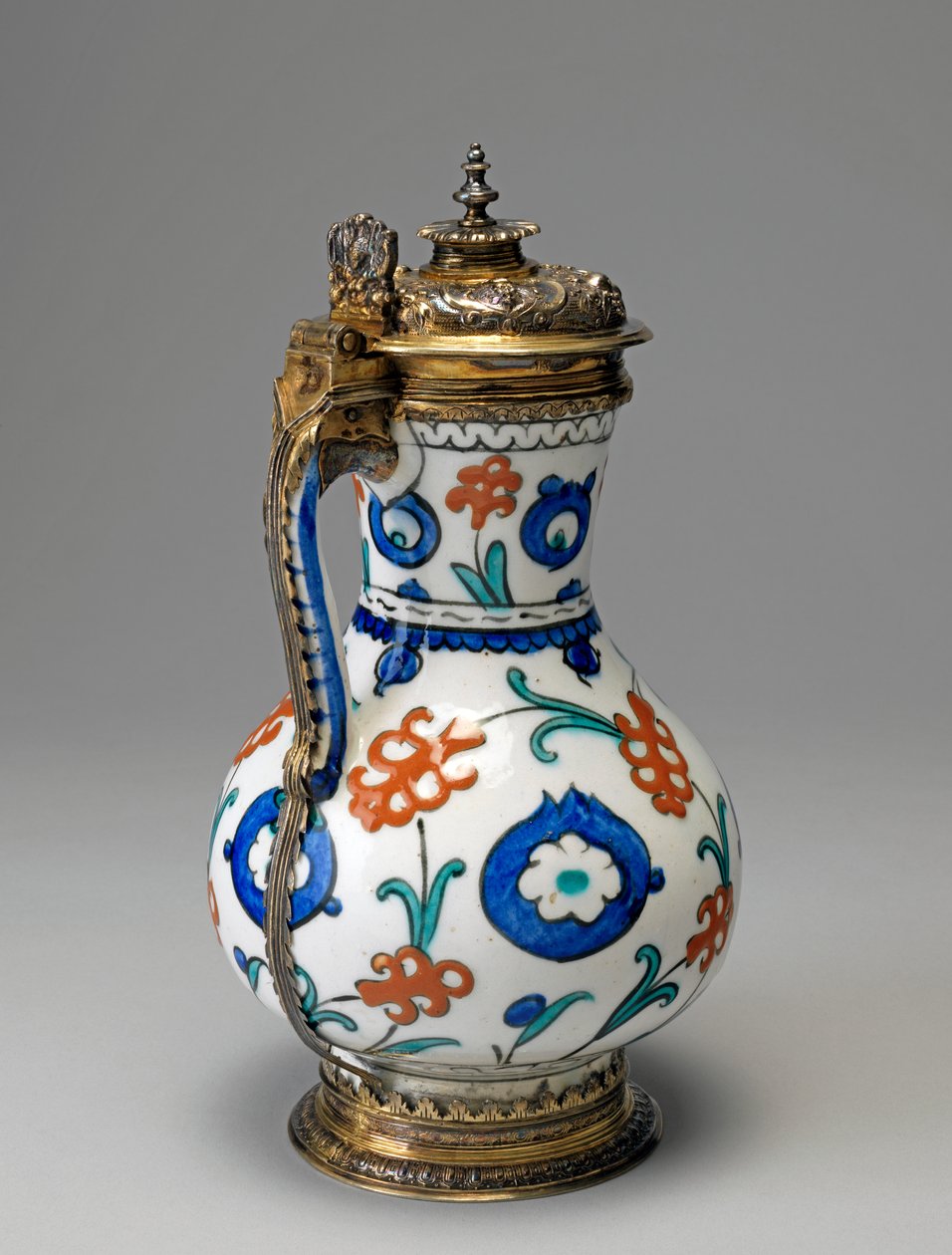 Brocca in fritware, periodo ottomano (ceramica smaltata con argento dorato) da Islamic School