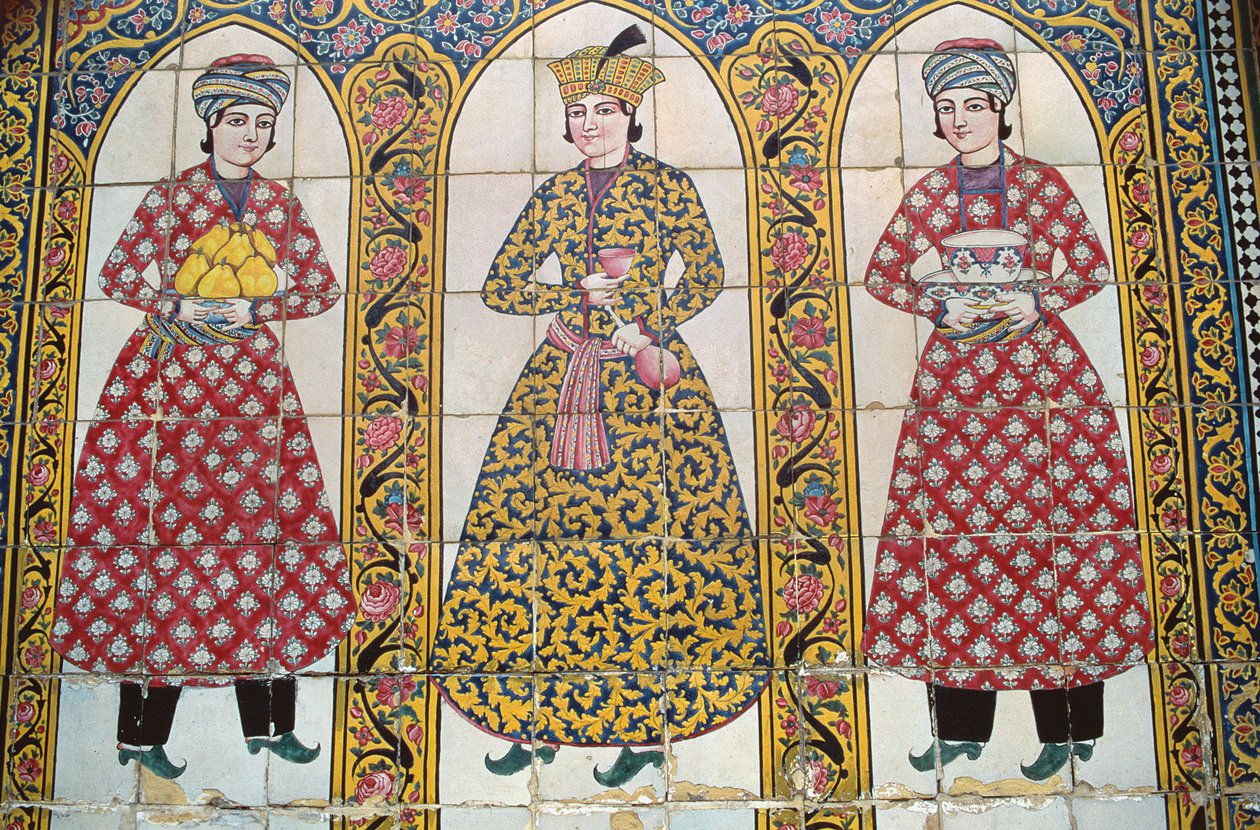 Pannello di piastrelle che illustra costumi tradizionali da Islamic School