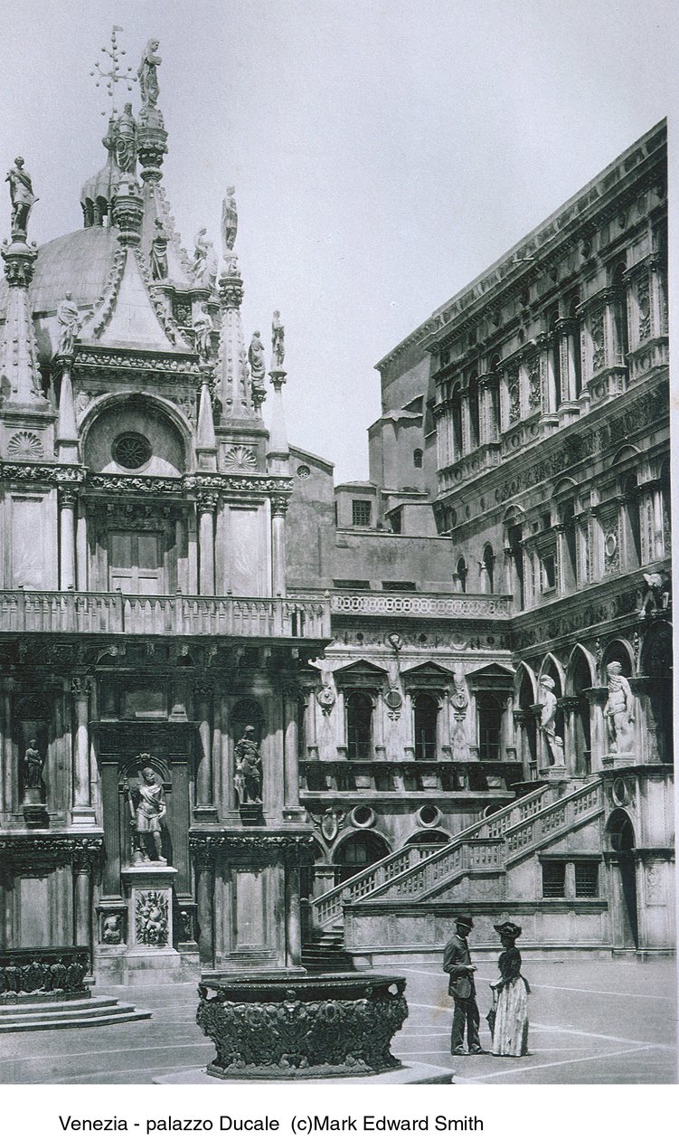 Il Palazzo Ducale e la Scala dei Giganti da Italian Photographer