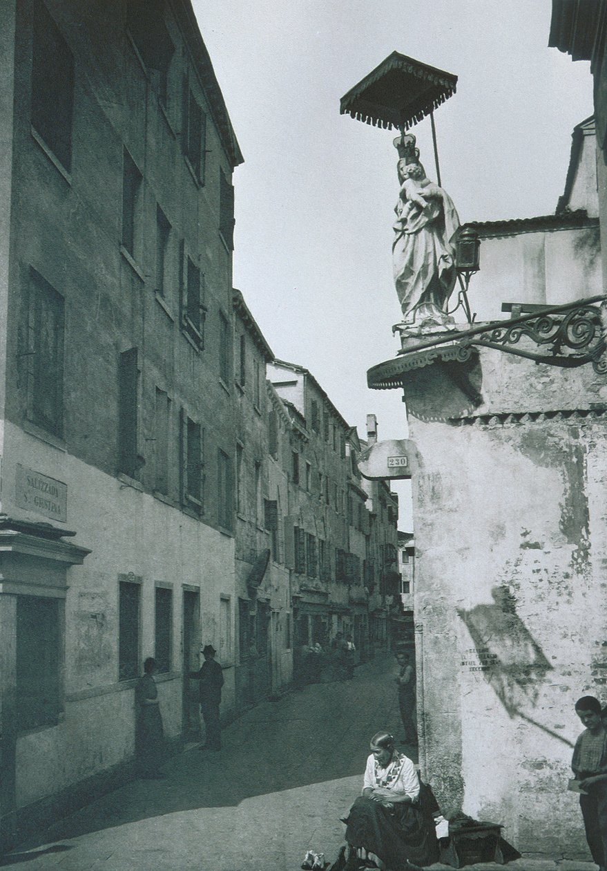 Veduta di Salizzada San Giustina da Italian Photographer