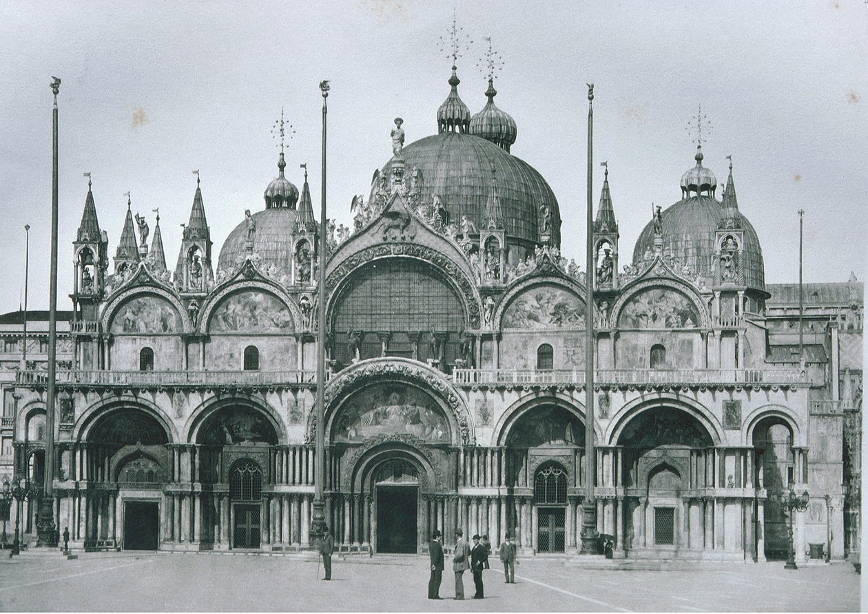 Veduta della Basilica di San Marco da Italian Photographer