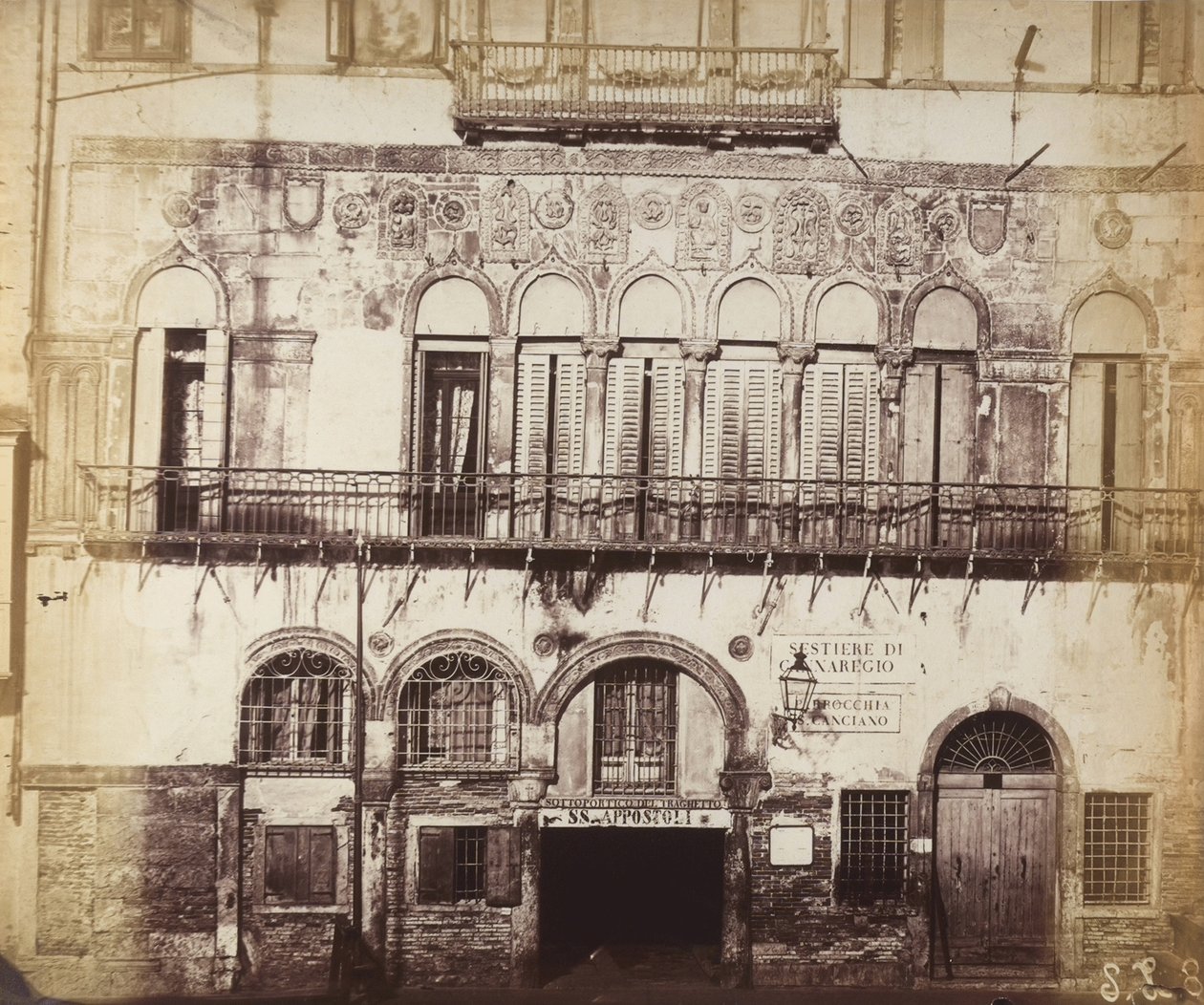 Edificio sul Sestiere di Cannaregio, Venezia da Italian Photographer
