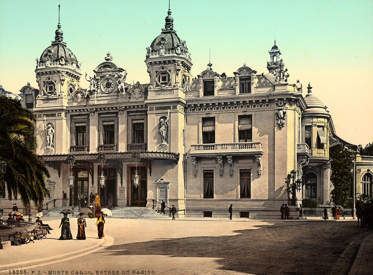 La facciata del Casinò di Montecarlo, nel Principato di Monaco, in Francia da Italian Photographer