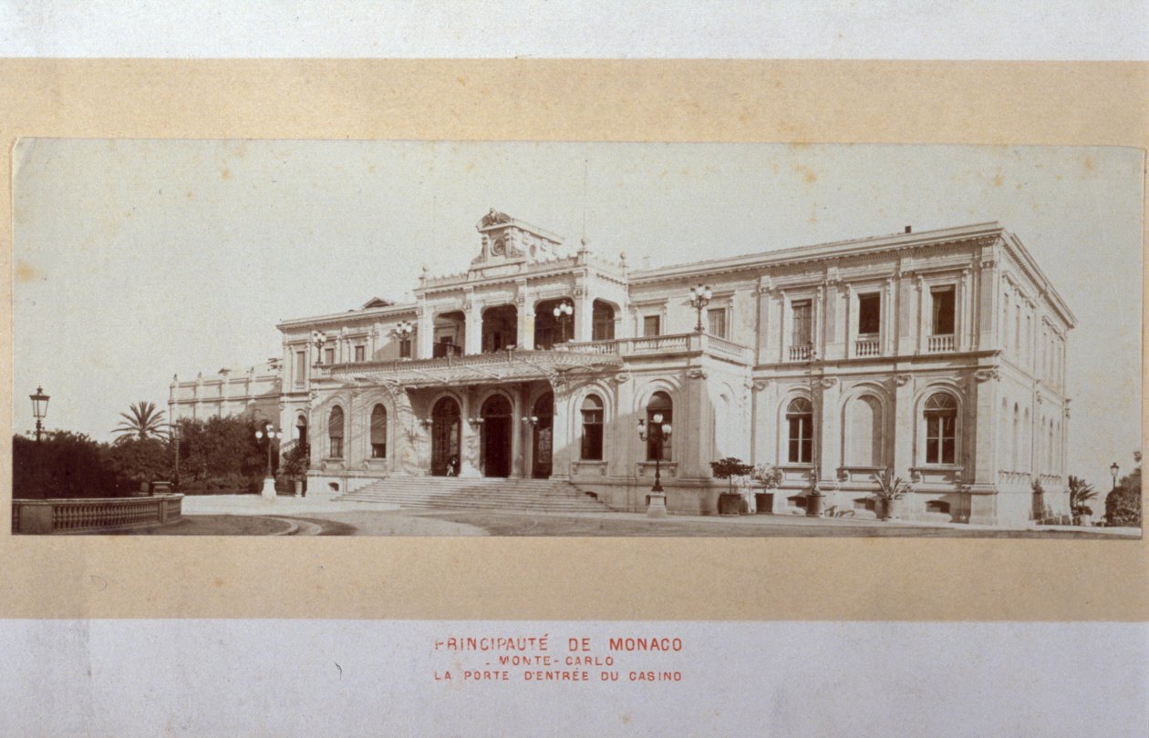 La facciata principale del Casinò di Montecarlo a metà costruzione da Italian Photographer