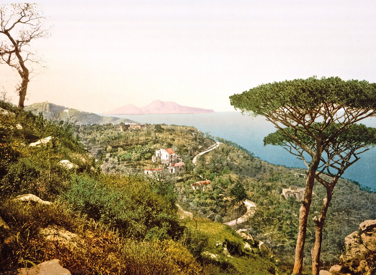 Veduta del Vesuvio attraverso la Baia di Napoli da Italian Photographer