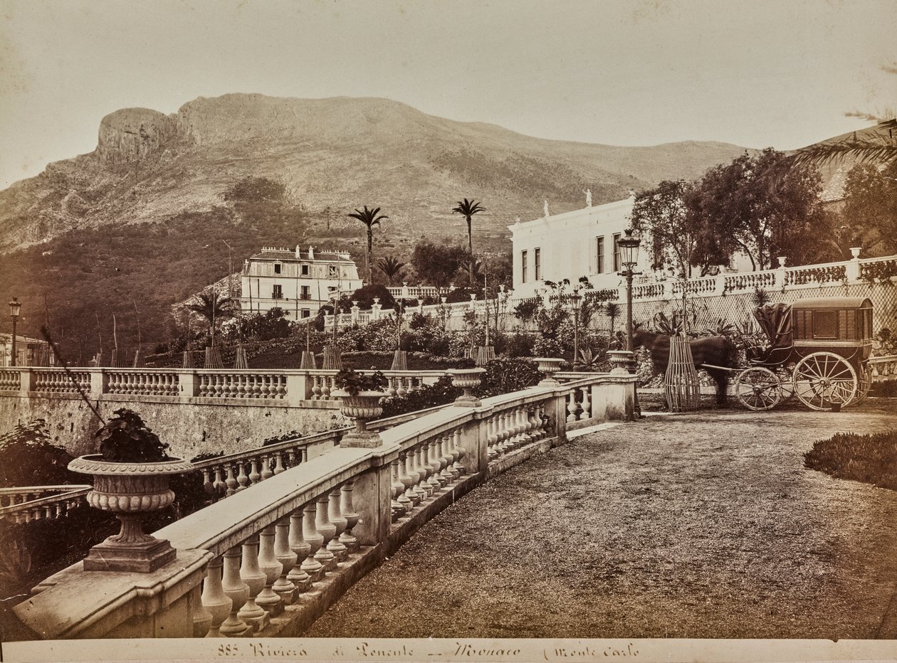 Villa con giardino terrazzato a Monte Carlo nel Principato di Monaco da Italian Photographer