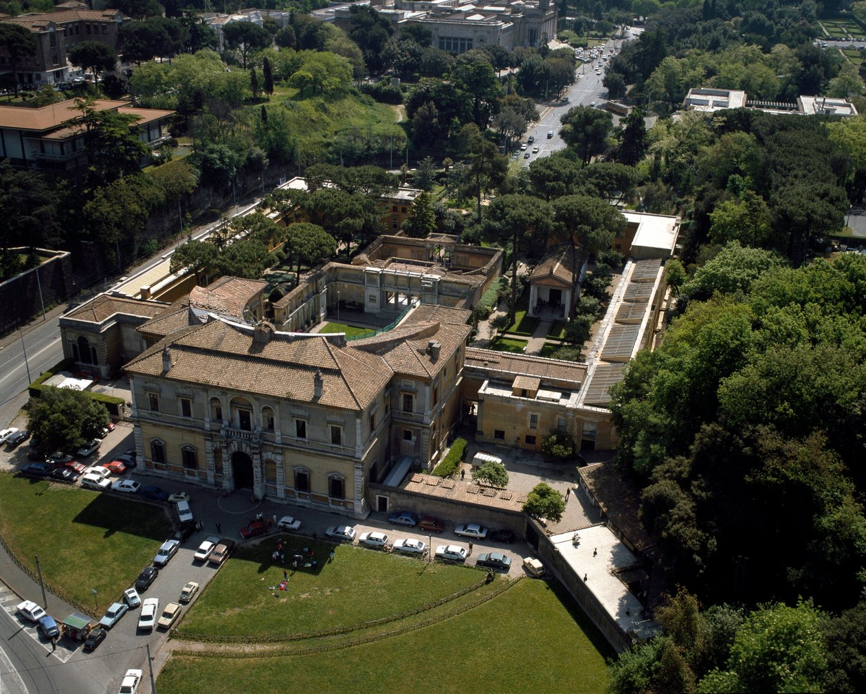 Veduta aerea di Villa Giulia a Roma, Italia da Italian School