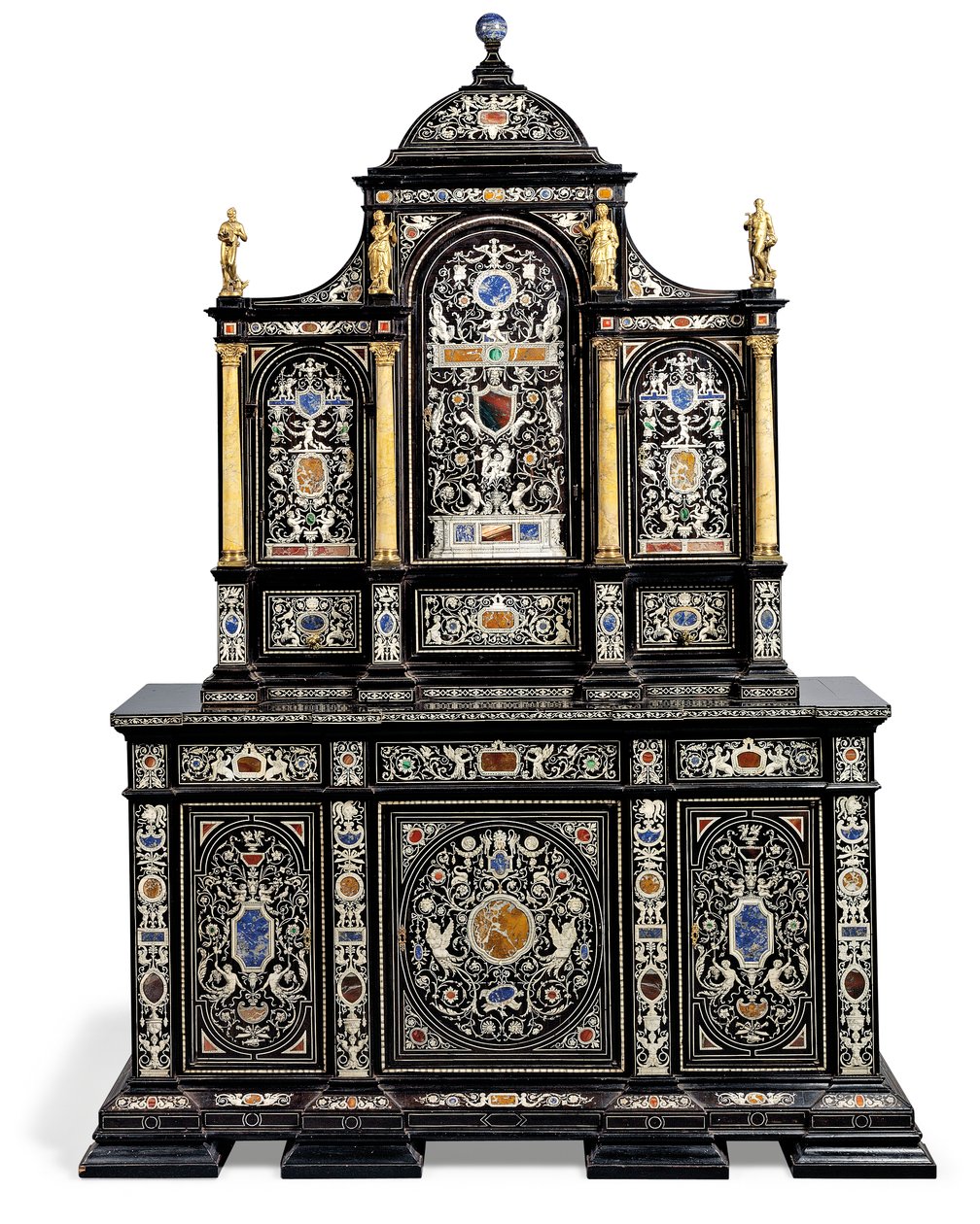 Un mobile italiano con montature in ormolu, avorio e pietre dure da Italian School