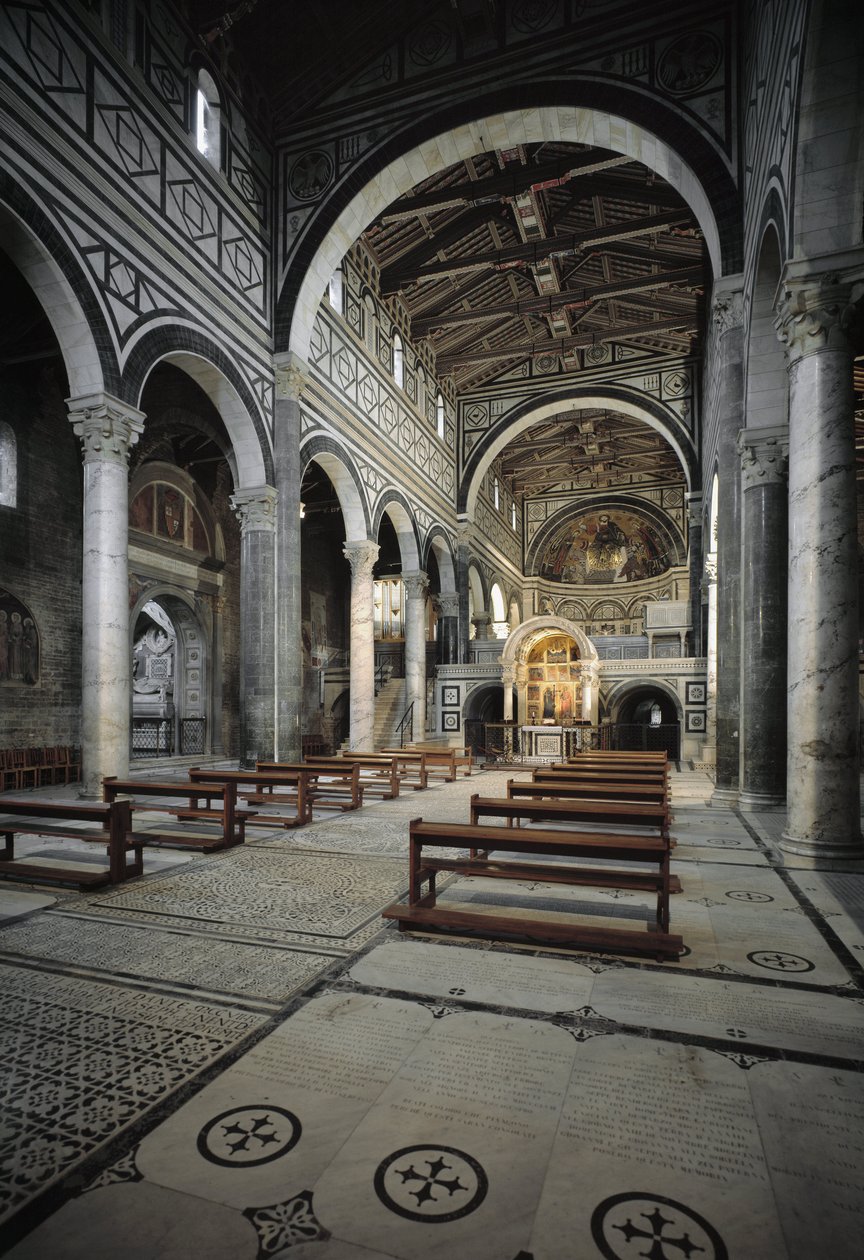 Vista interna della chiesa da Italian School