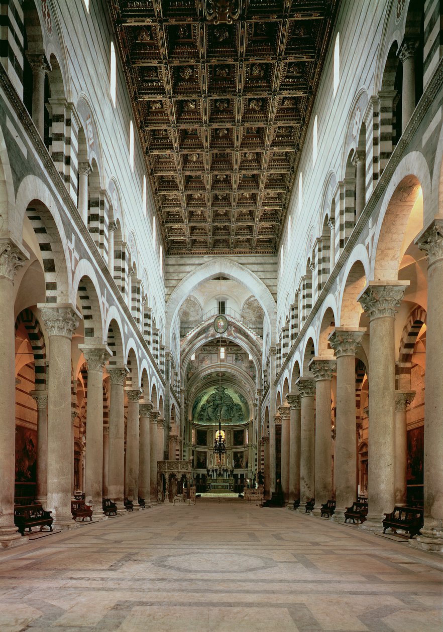 Vista della navata da Italian School