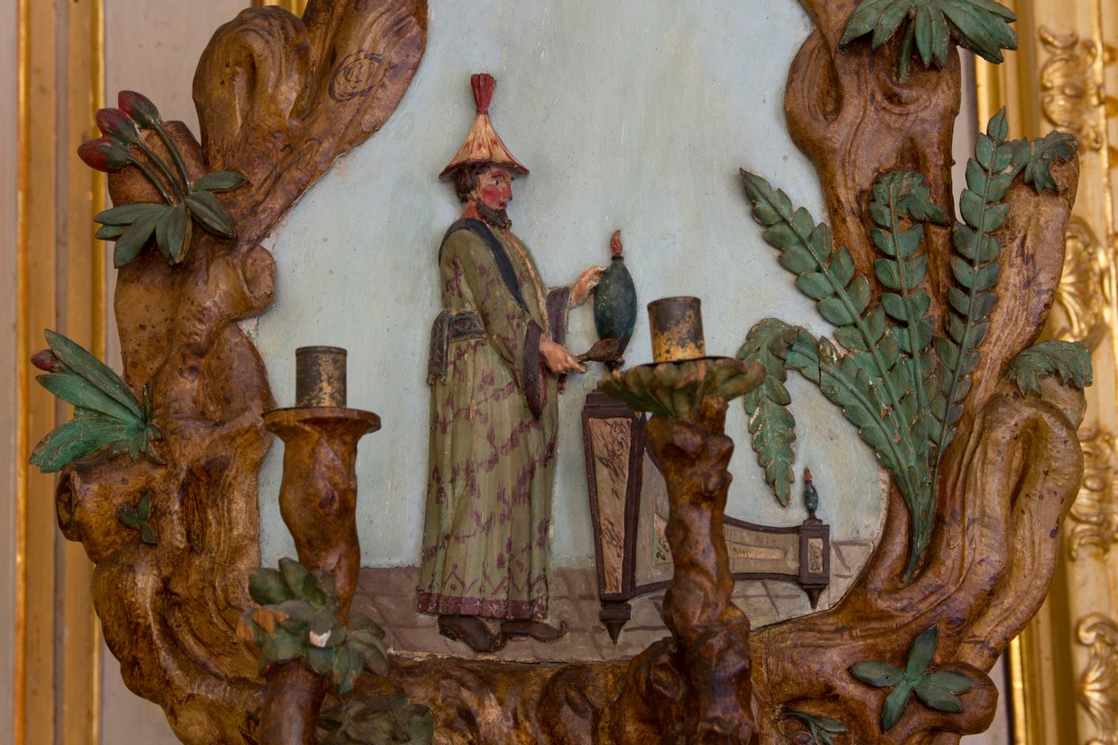 Applique murale con decorazioni esotiche, sala da gioco, residenza di caccia, di Filippo Juvarra, Stupinigi, Piemonte, Italia da Italian School