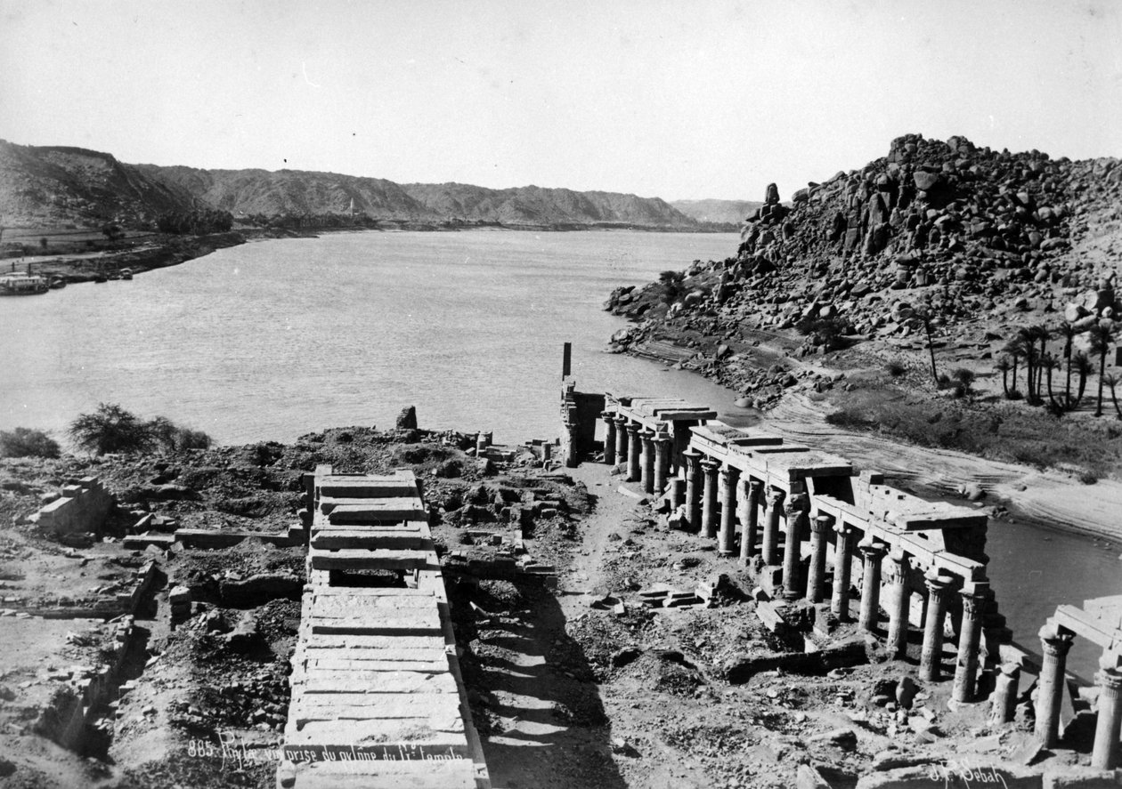 Philae, vista dal pilone del Grande Tempio, c.1880 da J. Pascal Sebah