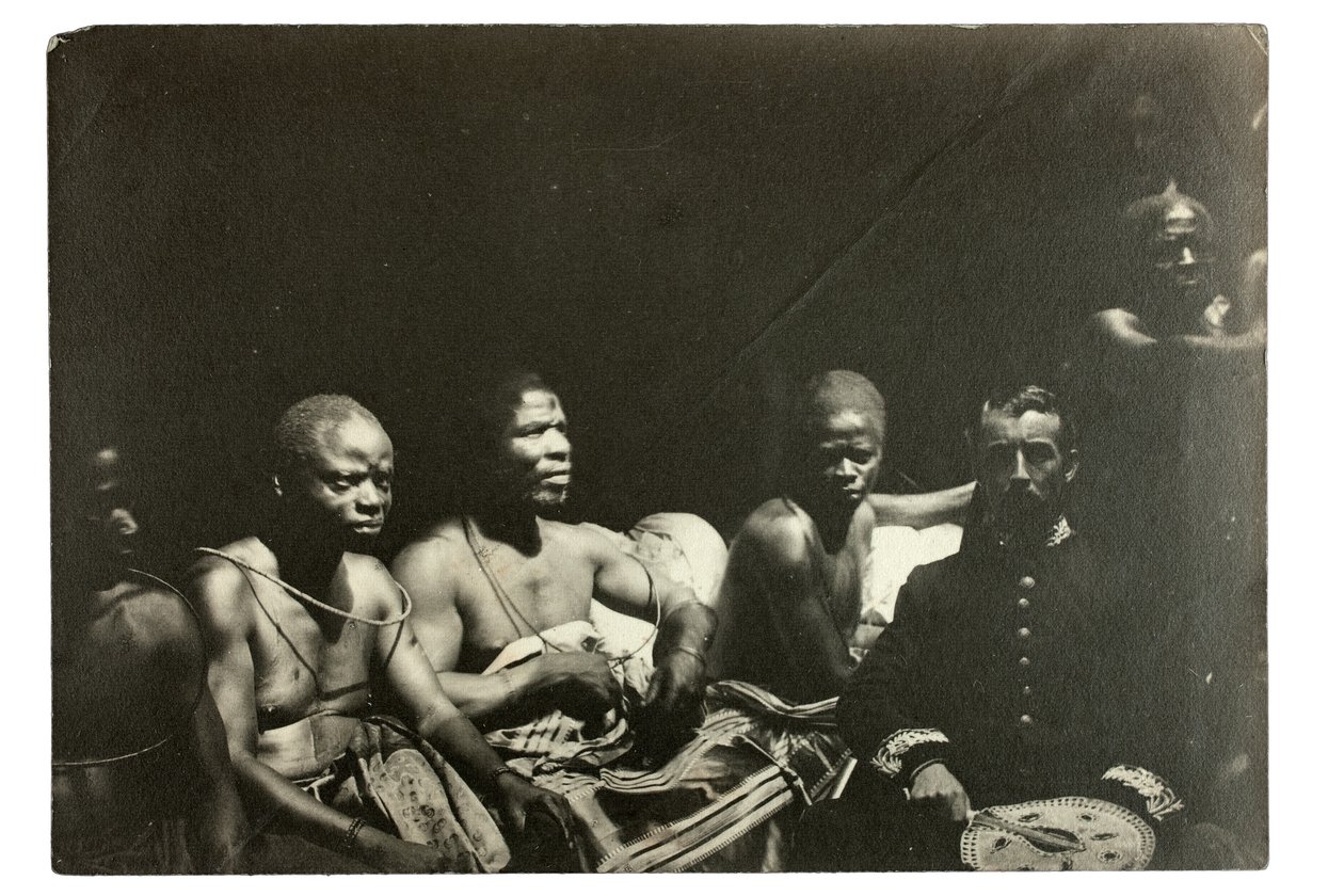 Capitano Gallwey e capi Edo, Benin, Nigeria, 1892 da J. H. Swainson