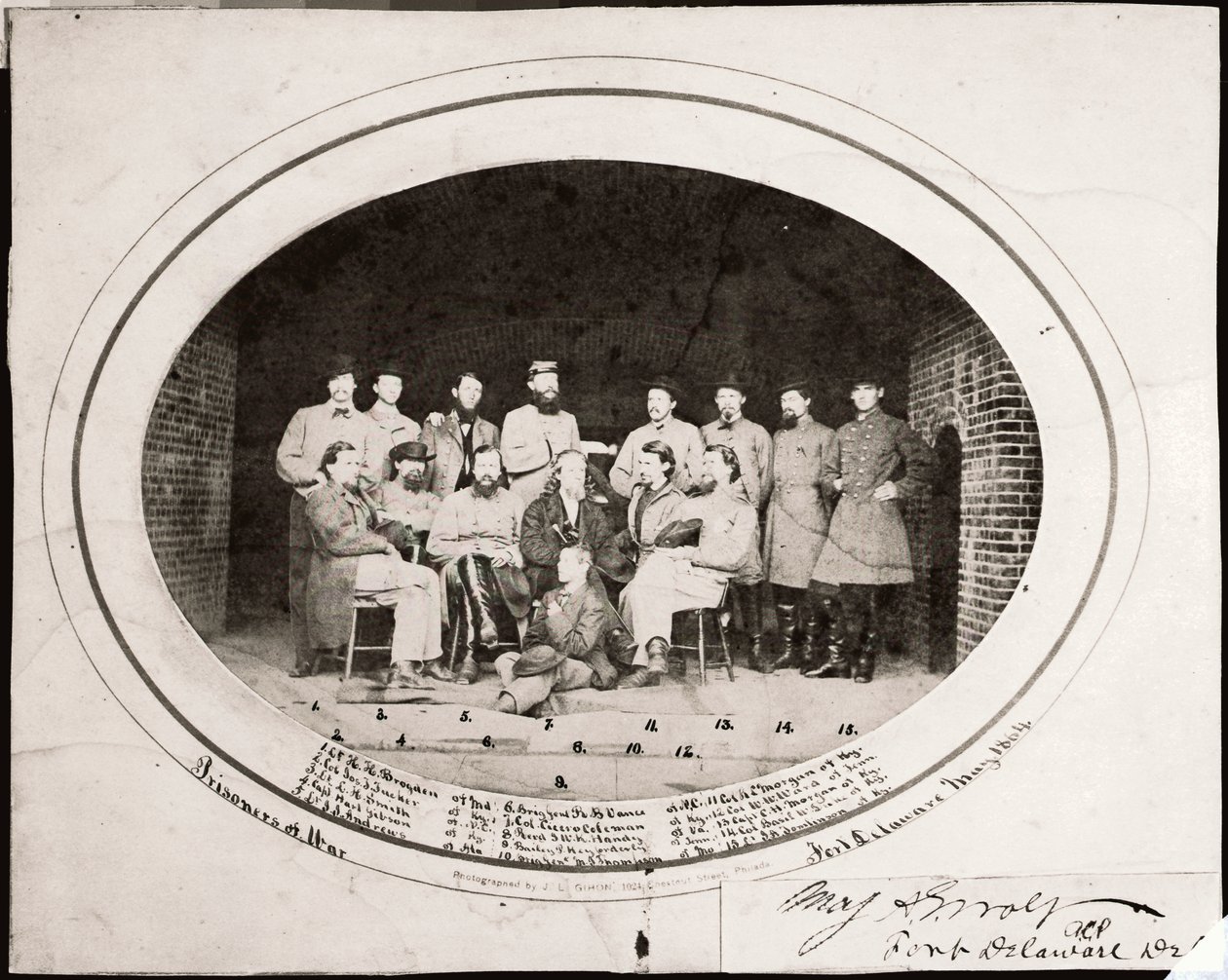 Quindici incursori di Morgan, Fort Delaware, maggio 1864 (foto b/n) da J. L. Gihon