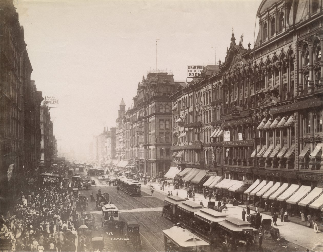 Veduta di State Street verso nord da Madison Street, Chicago, 1890 da J. W. Taylor