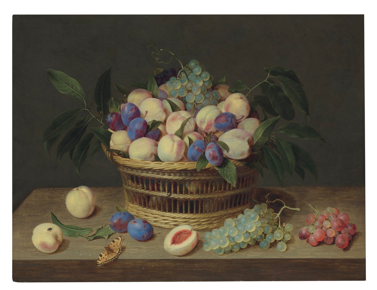 Pesche, prugne e uva in un cesto di vimini, con frutta e una farfalla su un tavolo di legno da Jacob van Hulsdonck