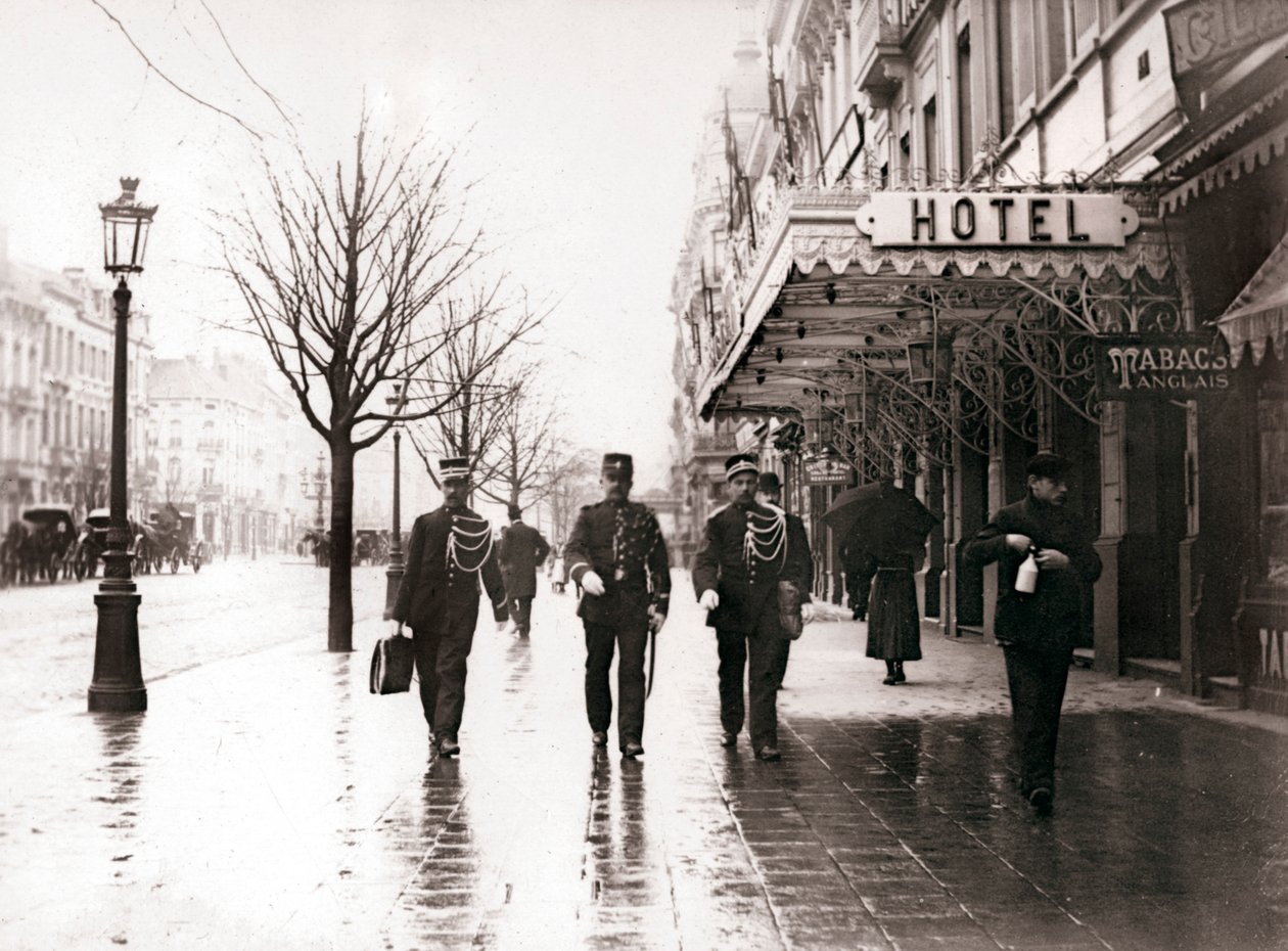 Guardie per strada, Bruxelles da James Batkin