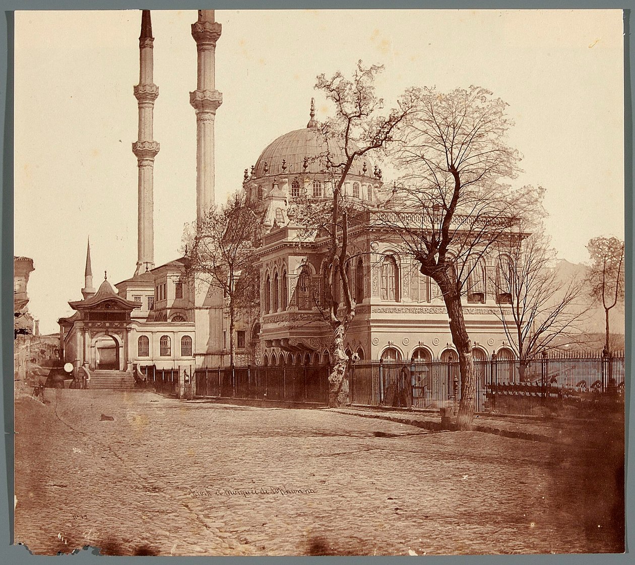 Chiosco e moschea di Tophane da James Robertson