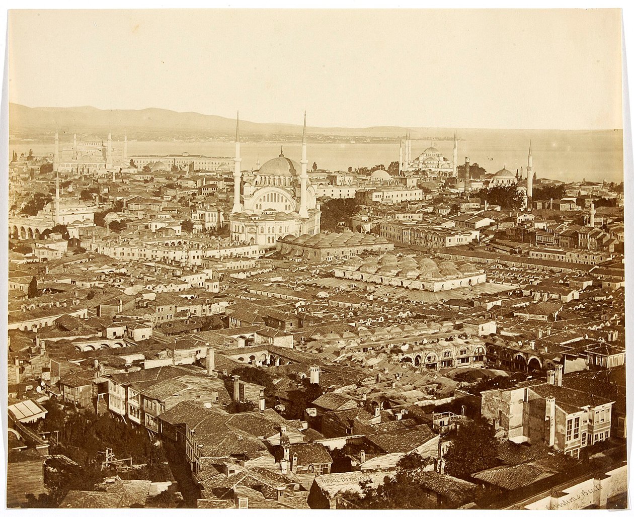 «Nuri Osmaniye» [Istanbul. Panorama della città con veduta delle moschee: Moschea di Nuruosmaniye (al centro), Moschea Blu (sullo sfondo a destra) e Ayasofya (Santa Sofia) (a sinistra)] da James Robertson