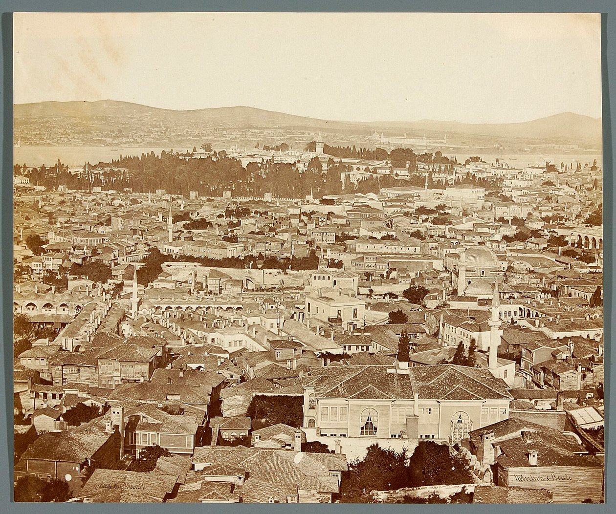 «Point du Serail» [Istanbul. Panorama della città] da James Robertson