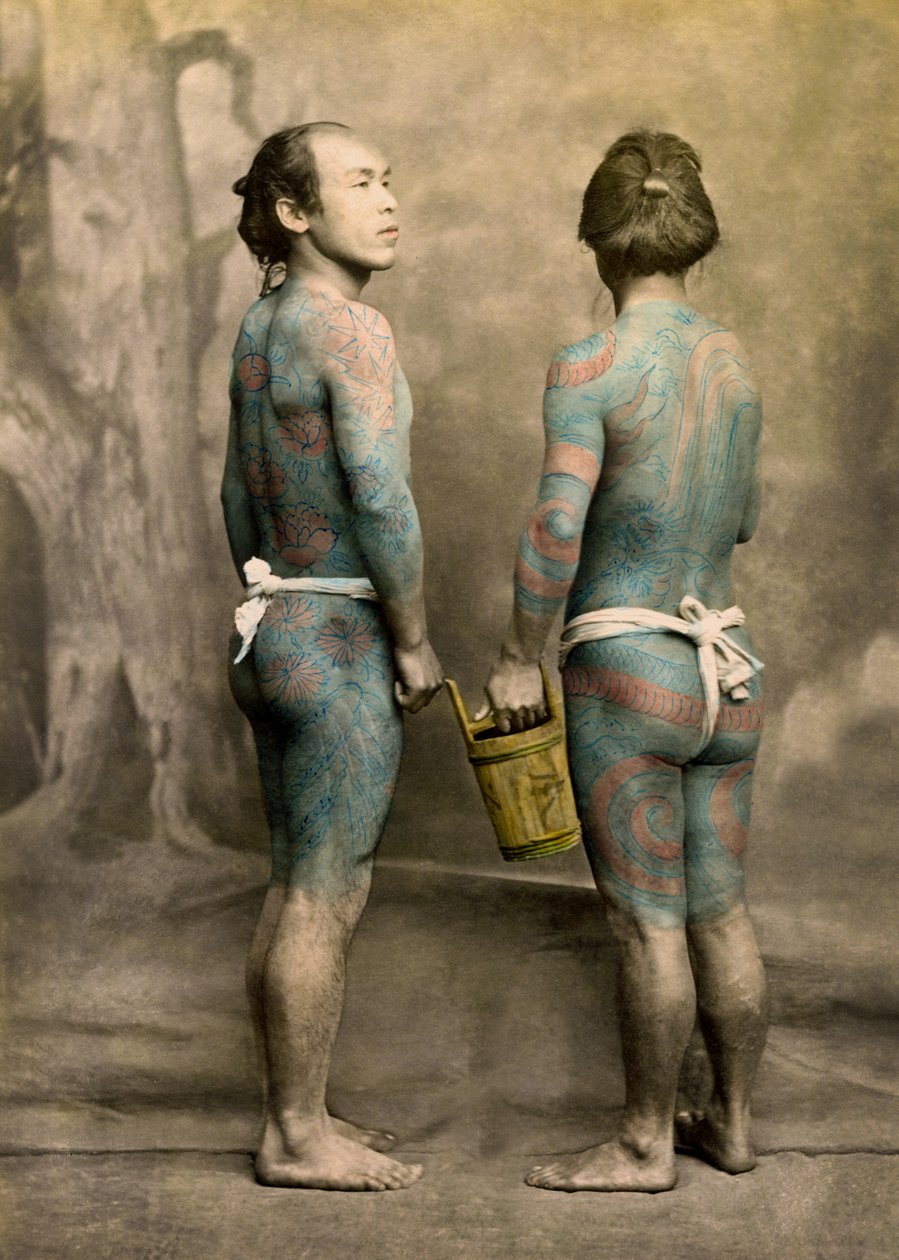 Due uomini con tatuaggi tradizionali giapponesi Irezumi, c.1880 da Japanese Photographer