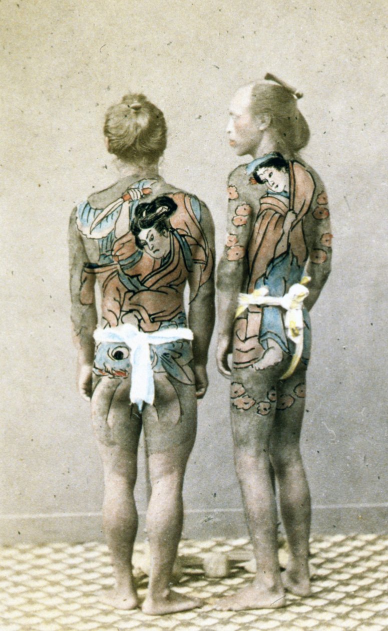 Due uomini con tatuaggi tradizionali giapponesi Irezumi, c.1880 da Japanese Photographer