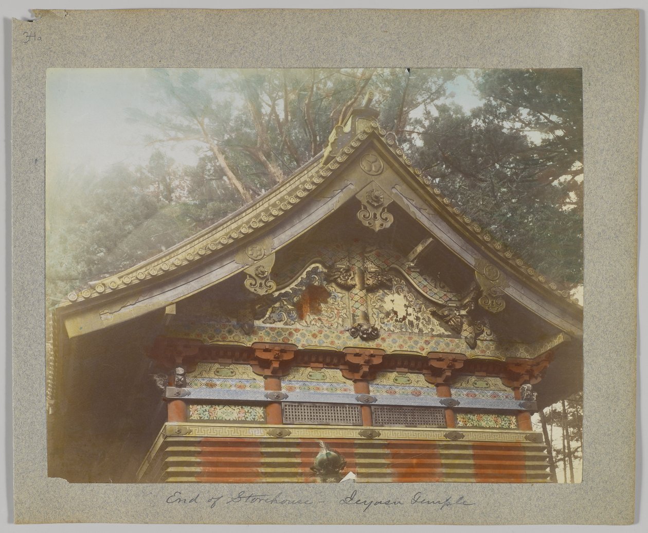 Un magazzino a Tōshō-gū, Nikko, Giappone da Japanese Photographer