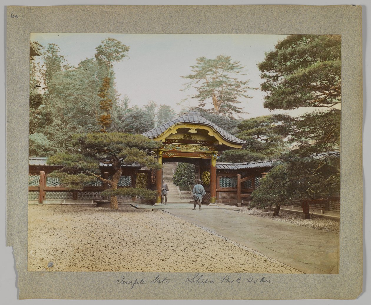 Porta del Tempio, Parco Shiba, Tokyo, Giappone (foto colorata a mano) da Japanese Photographer