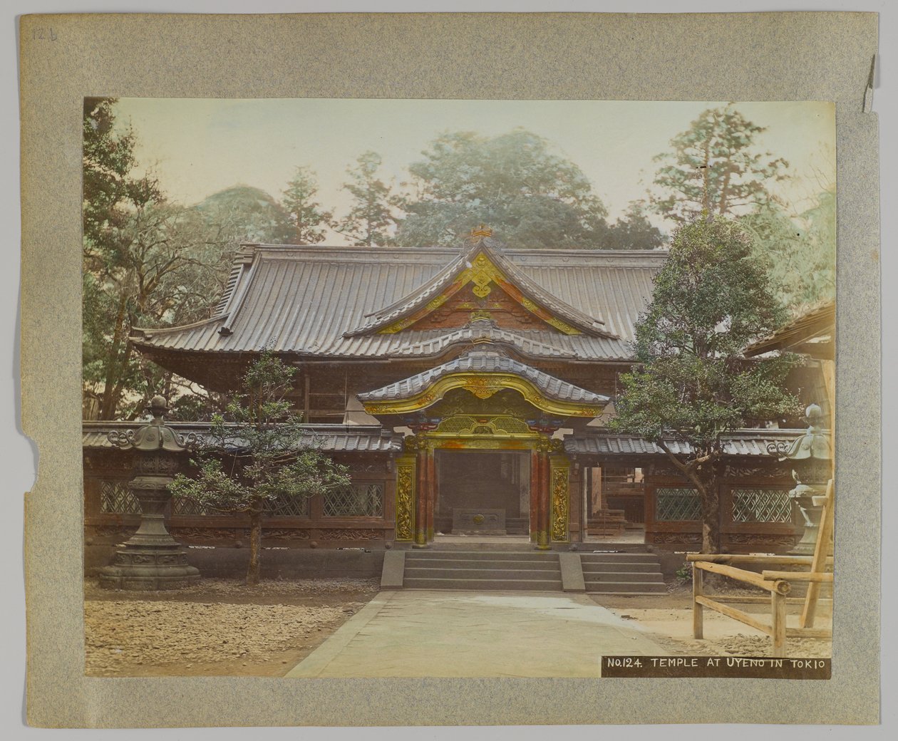 Tempio a Uyeno, Tokyo, Giappone da Japanese Photographer