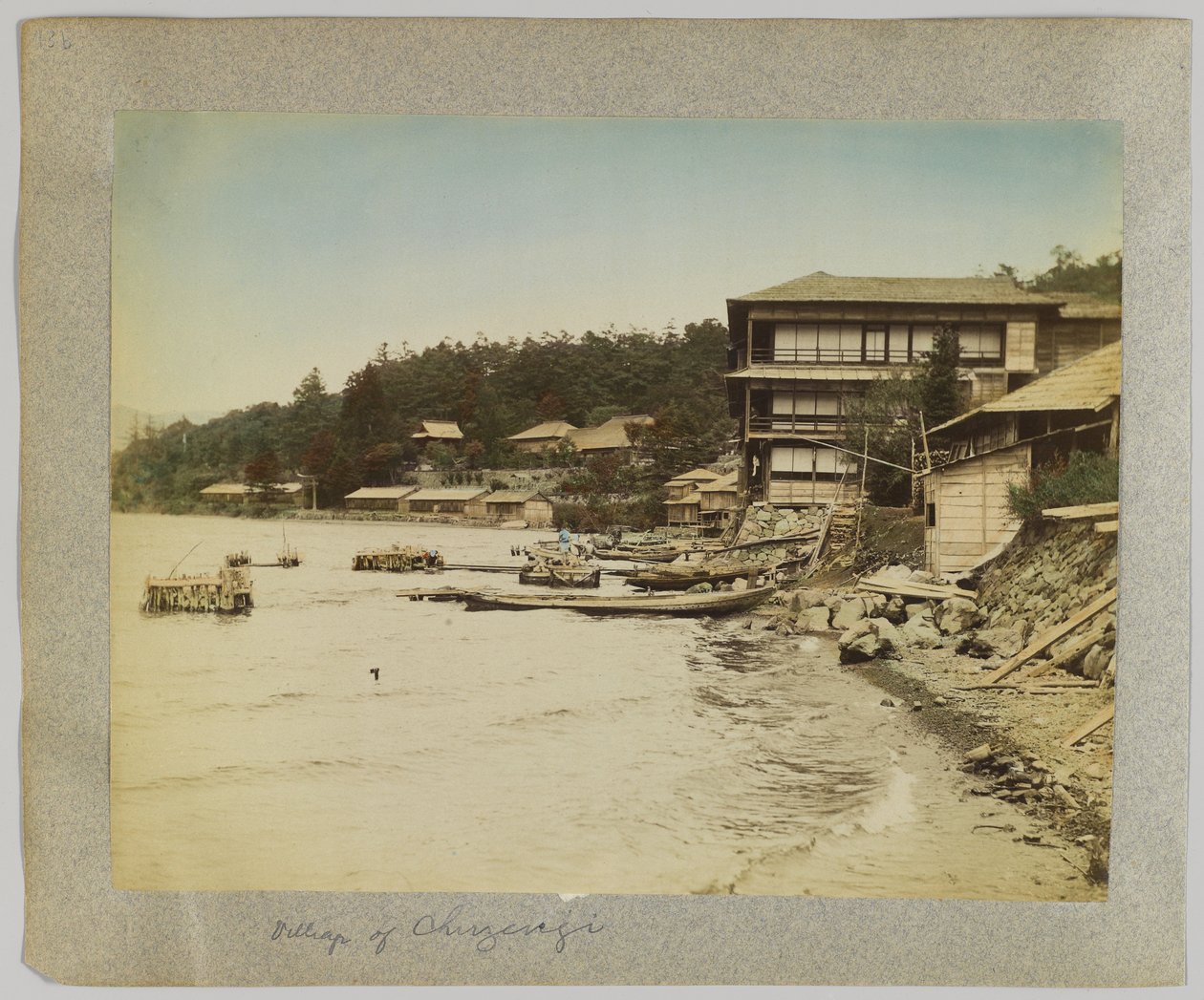 Villaggio di Chuzenji, Nikko, Giappone (foto b/n colorata a mano) da Japanese Photographer