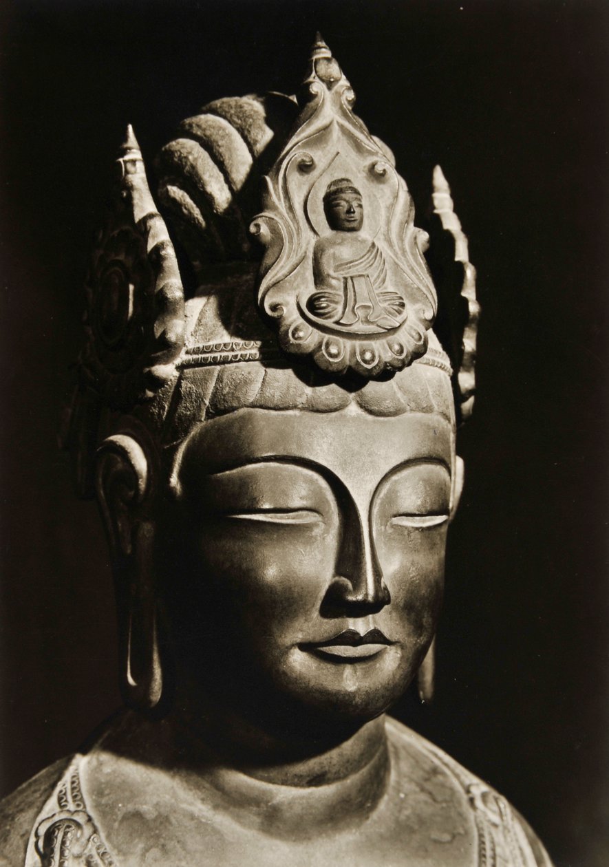 Yumechigai Kannon dal primo periodo Nara, Horyuji, Nara, Giappone, 1950 da Japanese Photographer