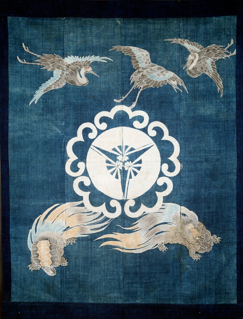 Arte giapponese: tela di cotone coperta di simboli di felicità e longevità. XIX secolo. Collezione privata da Japanese School