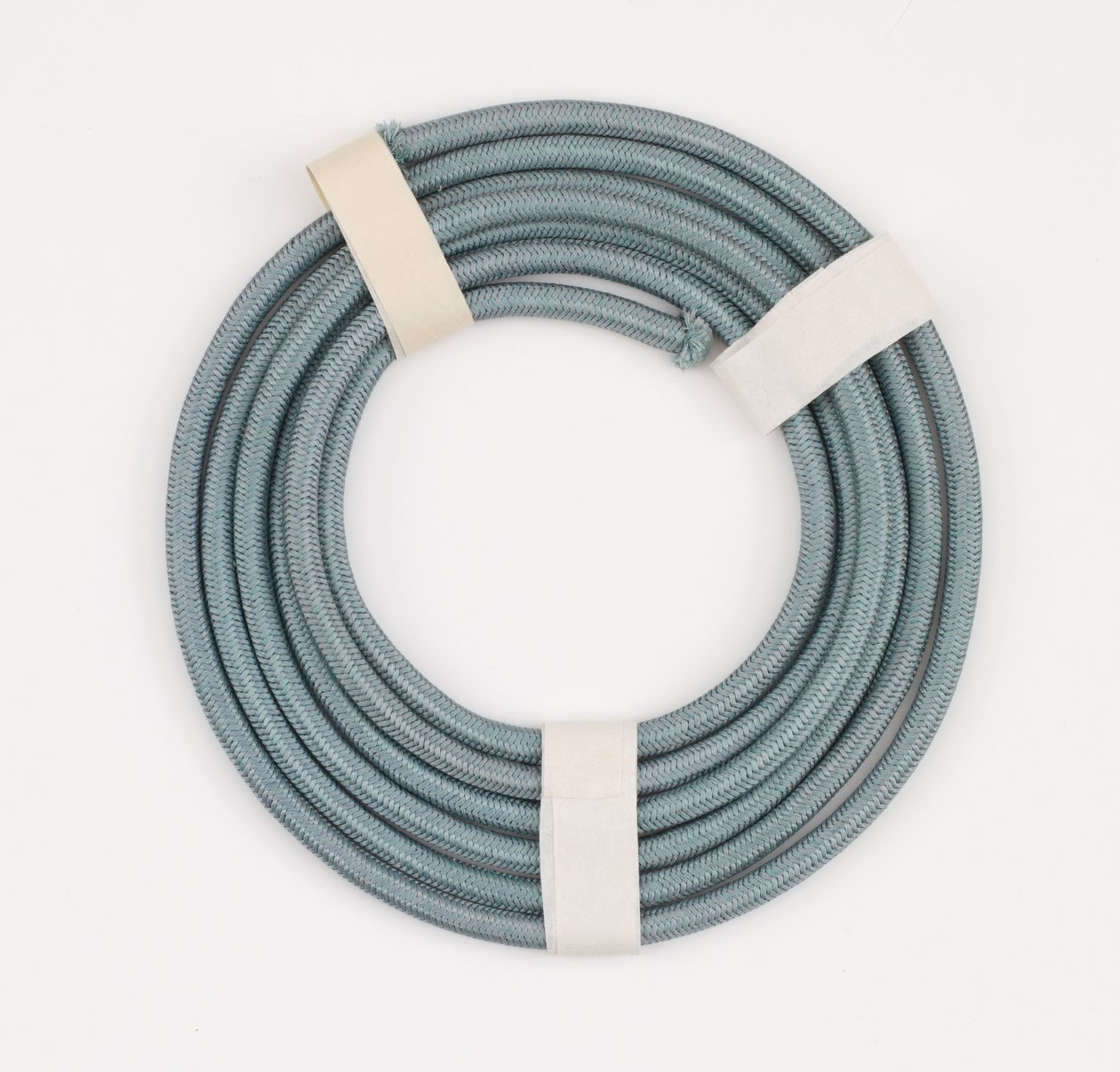 Cordone (himo) per legare nodo ornamentale attraverso anse del vaso in stile gyō, fine XIX-inizio XX secolo da Japanese School