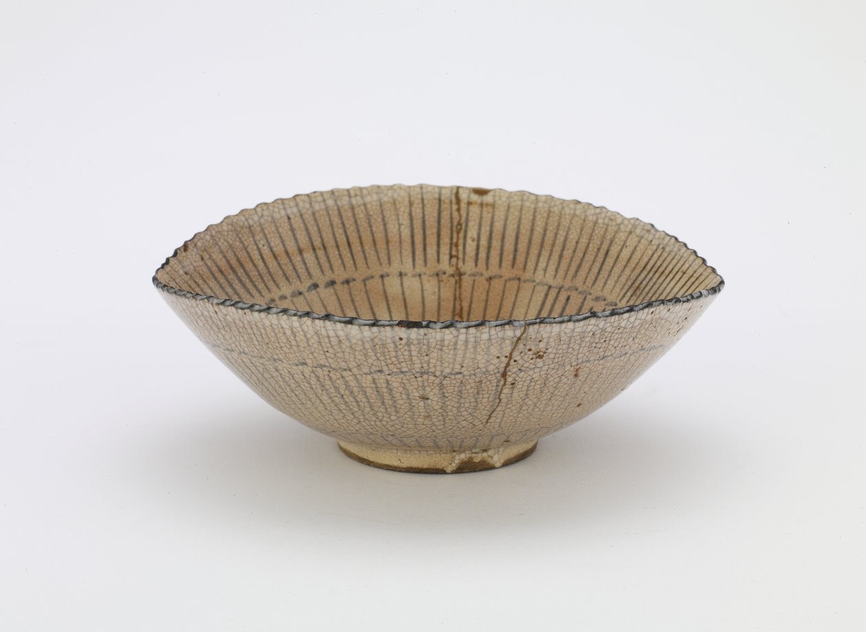 Ciotola da portata individuale Kyoto a forma di cappello di giunco, con marchio "Kiyomizu", fine XVII secolo da Japanese School