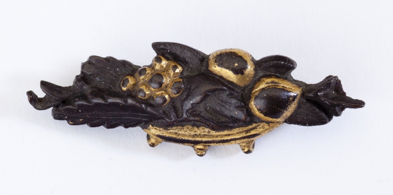 Menuki, o ornamento per impugnatura da Japanese School