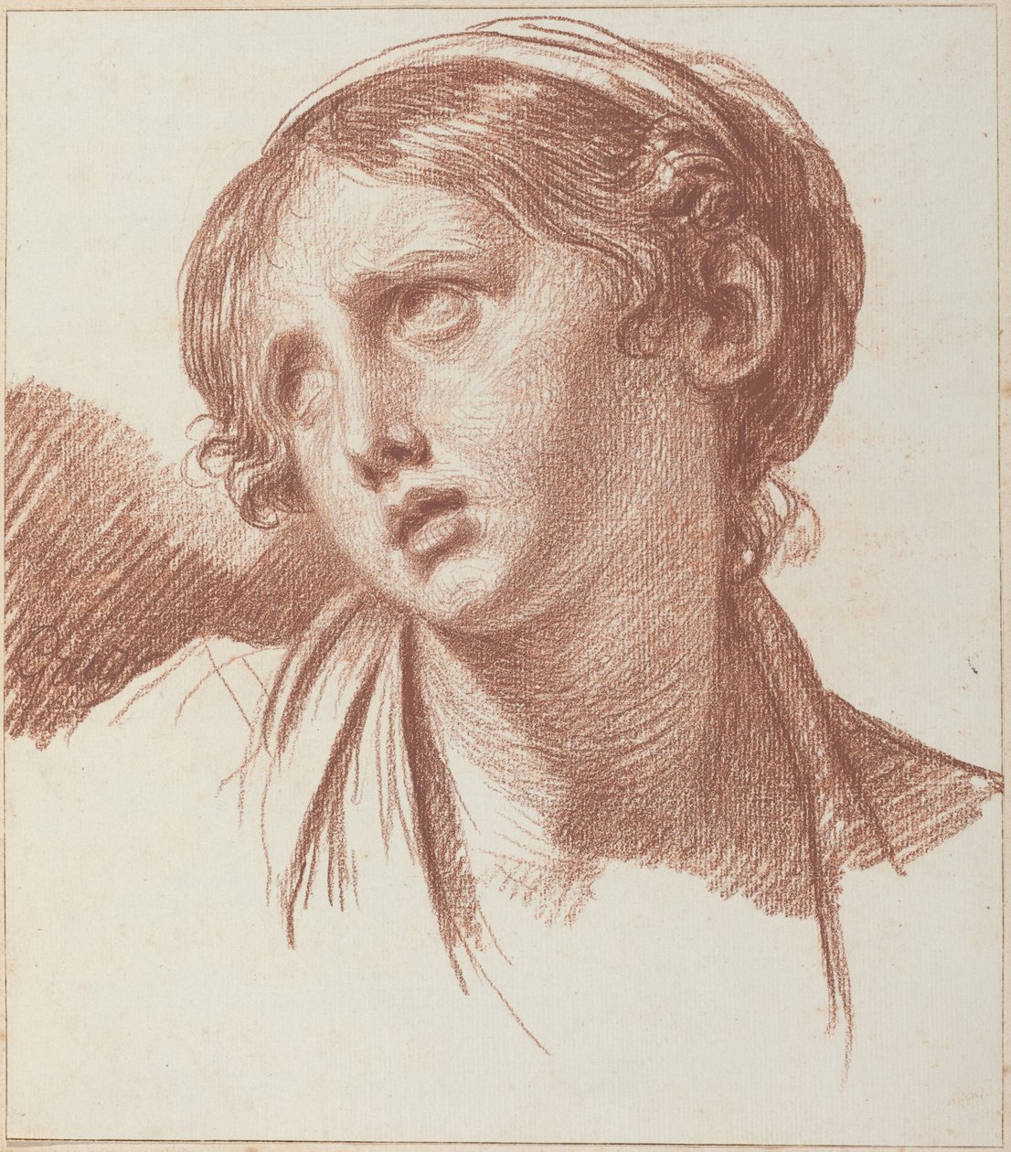 Una giovane ragazza che guarda verso l