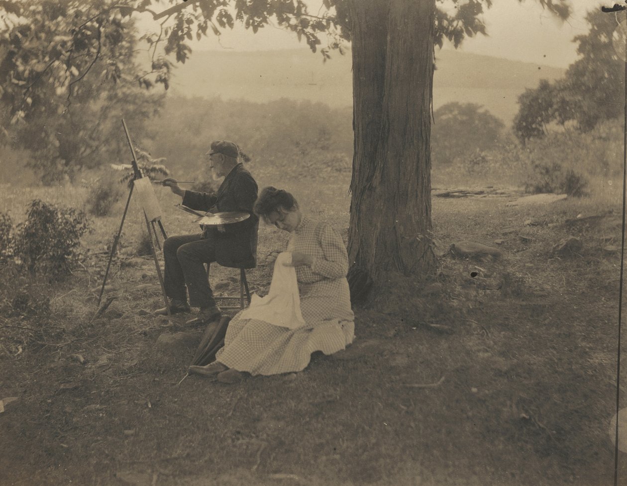 Donna che cuce, uomo che dipinge, 1900 (foto) da Jean Bernard