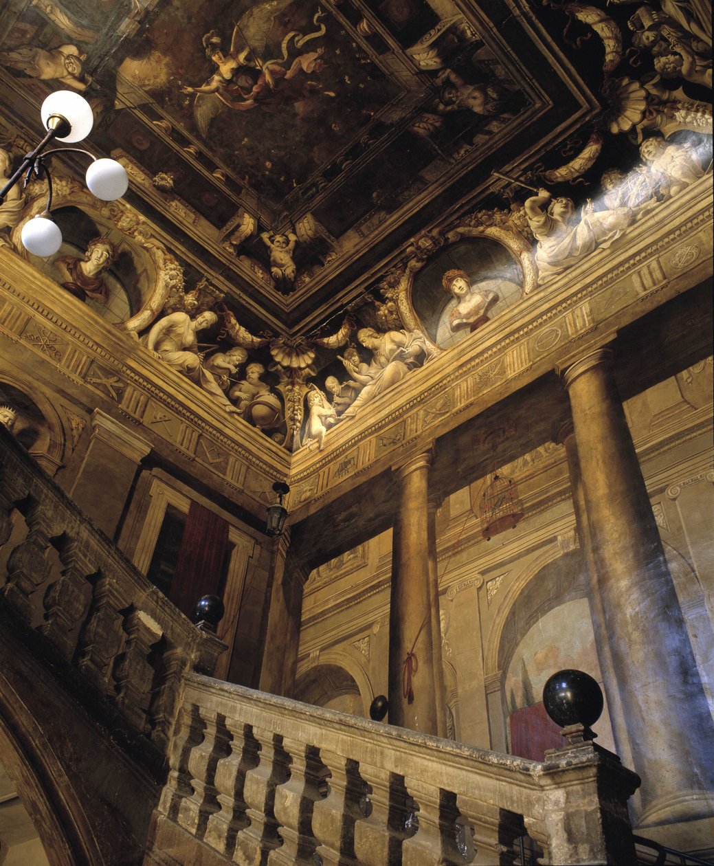Architettura barocca: scala dipinta in trompe l