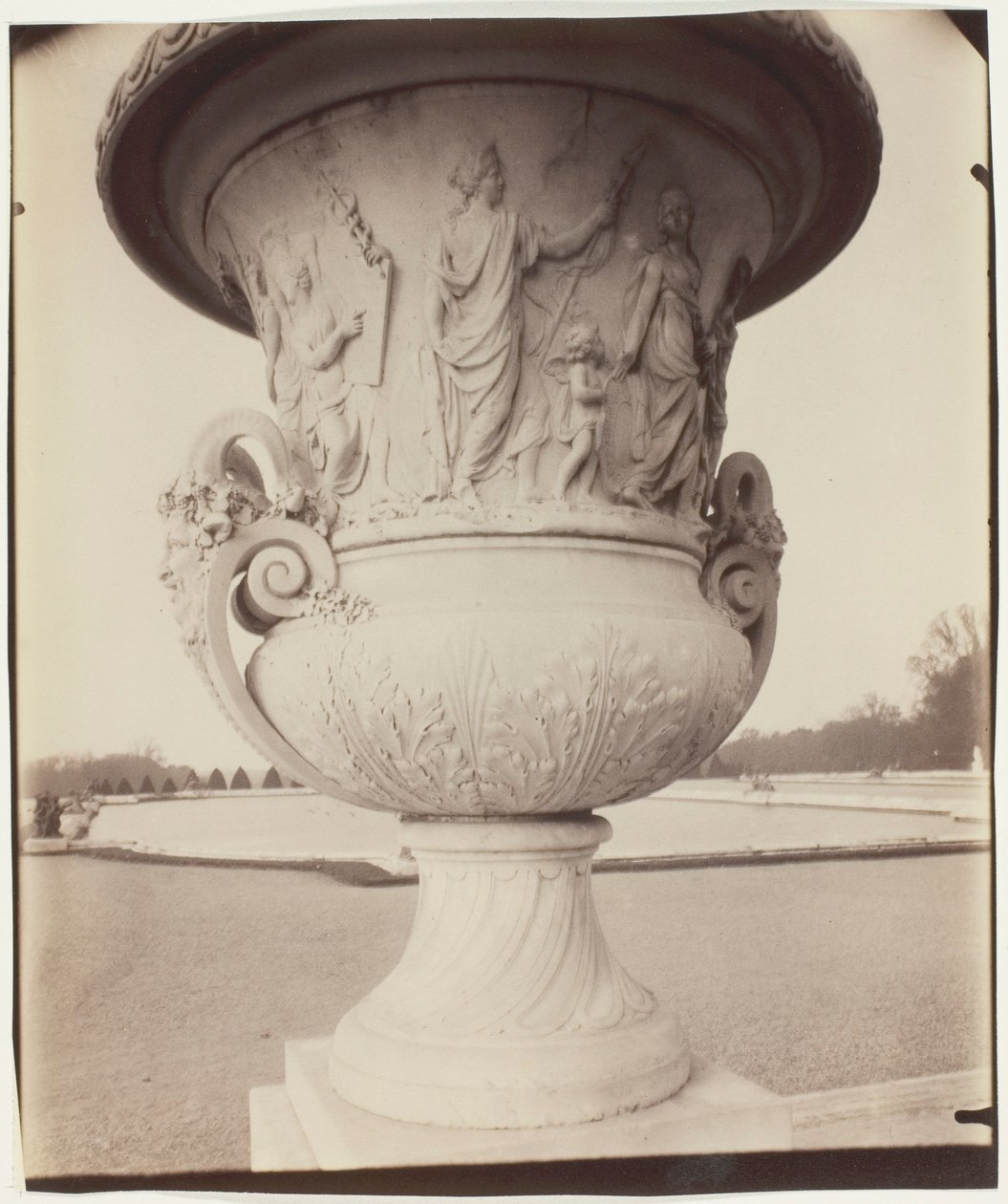 Versailles, vaso di Tuby da Jean Eugène Auguste Atget