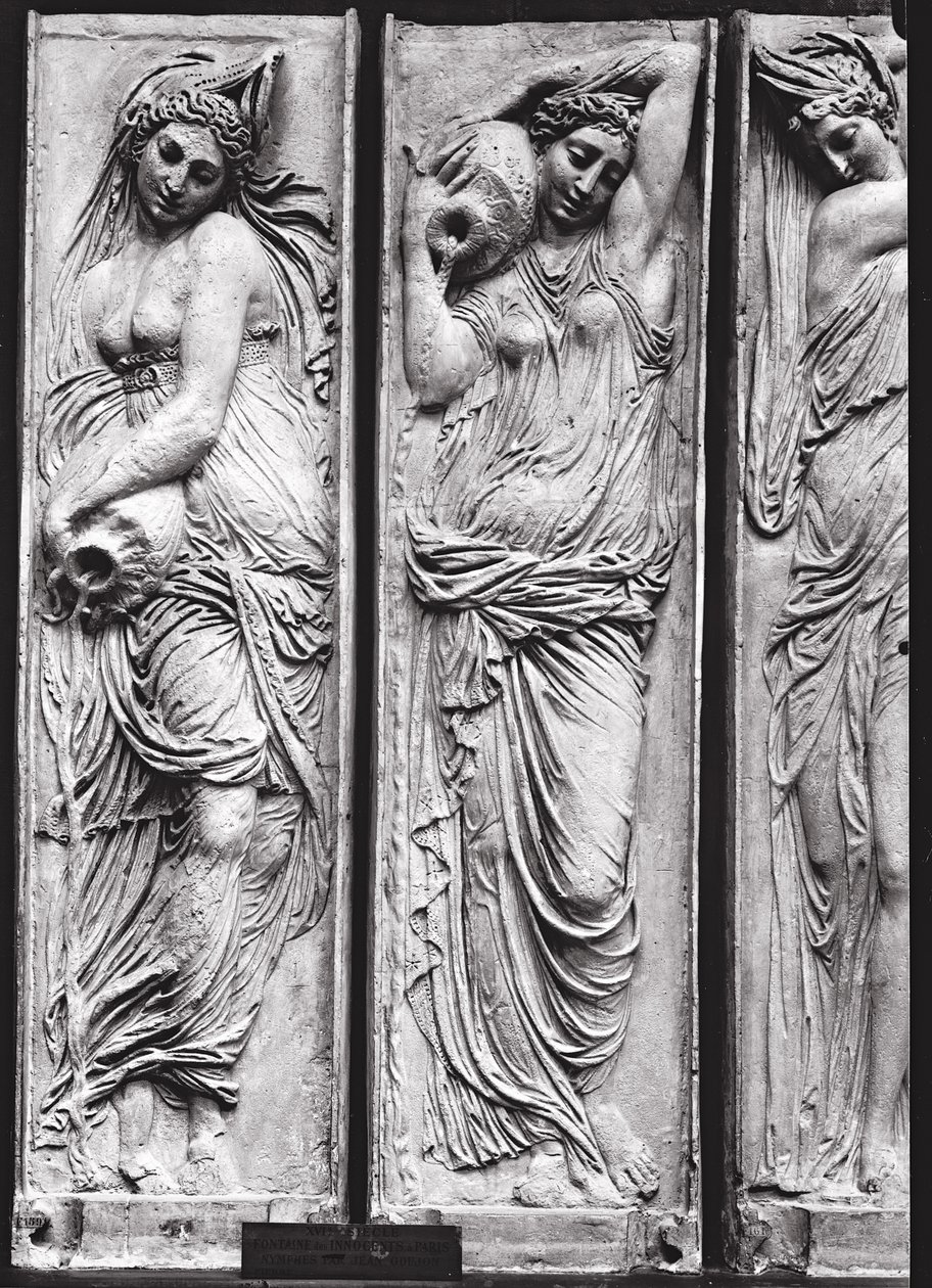 Dettaglio dei rilievi dalla Fontana degli Innocenti che raffigurano ninfe personificanti i fiumi di Francia da Jean Goujon