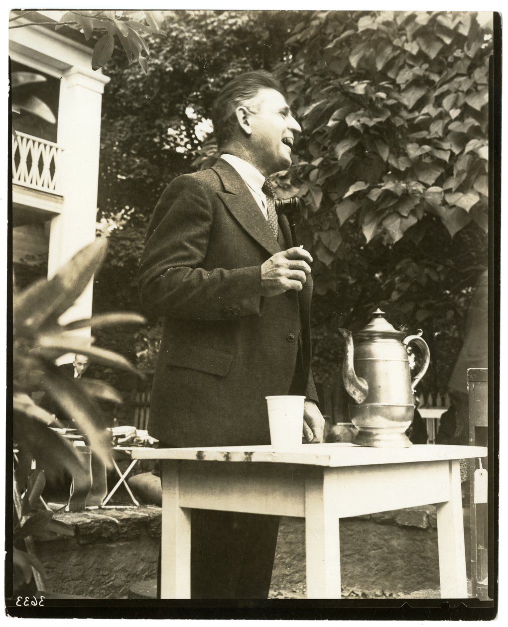 John W. Mitchell famoso banditore, Asta di Campagna a Greenwich, Conn o Weston, Conn da Jessie Tarbox Beals