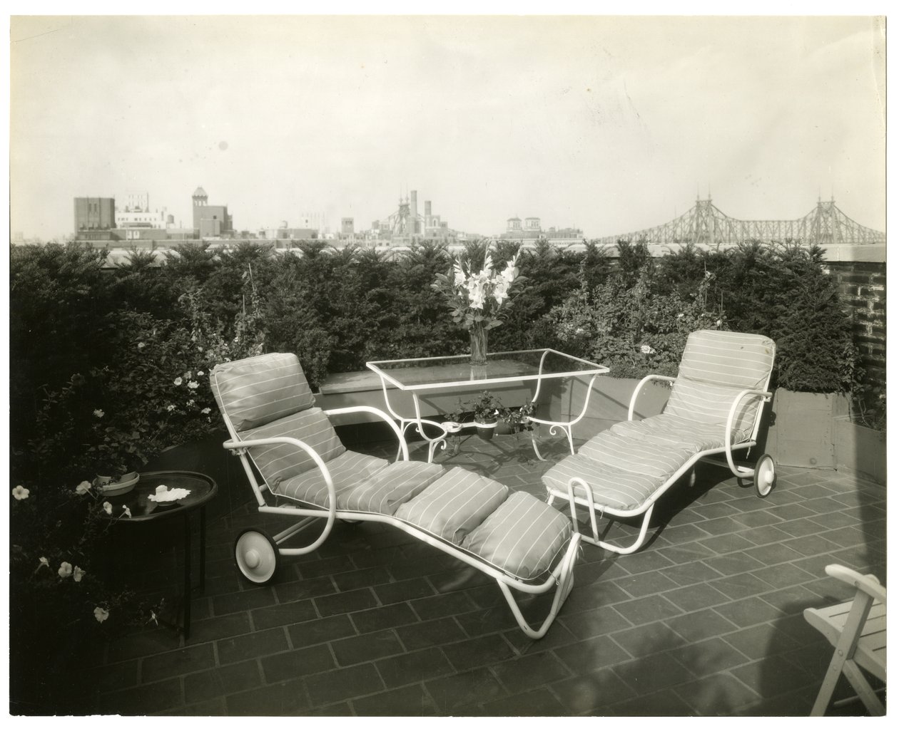 Mrs Alice Woodward Rhinehardt, 400 E 52 St, New York, USA, c.1905-40 da Jessie Tarbox Beals