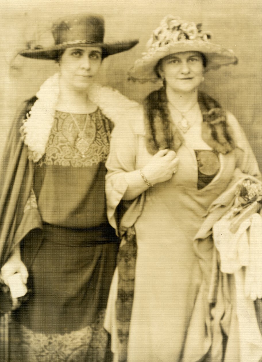 Signora Coolidge e la sua amica Frances Parkinson Keyes da Jessie Tarbox Beals