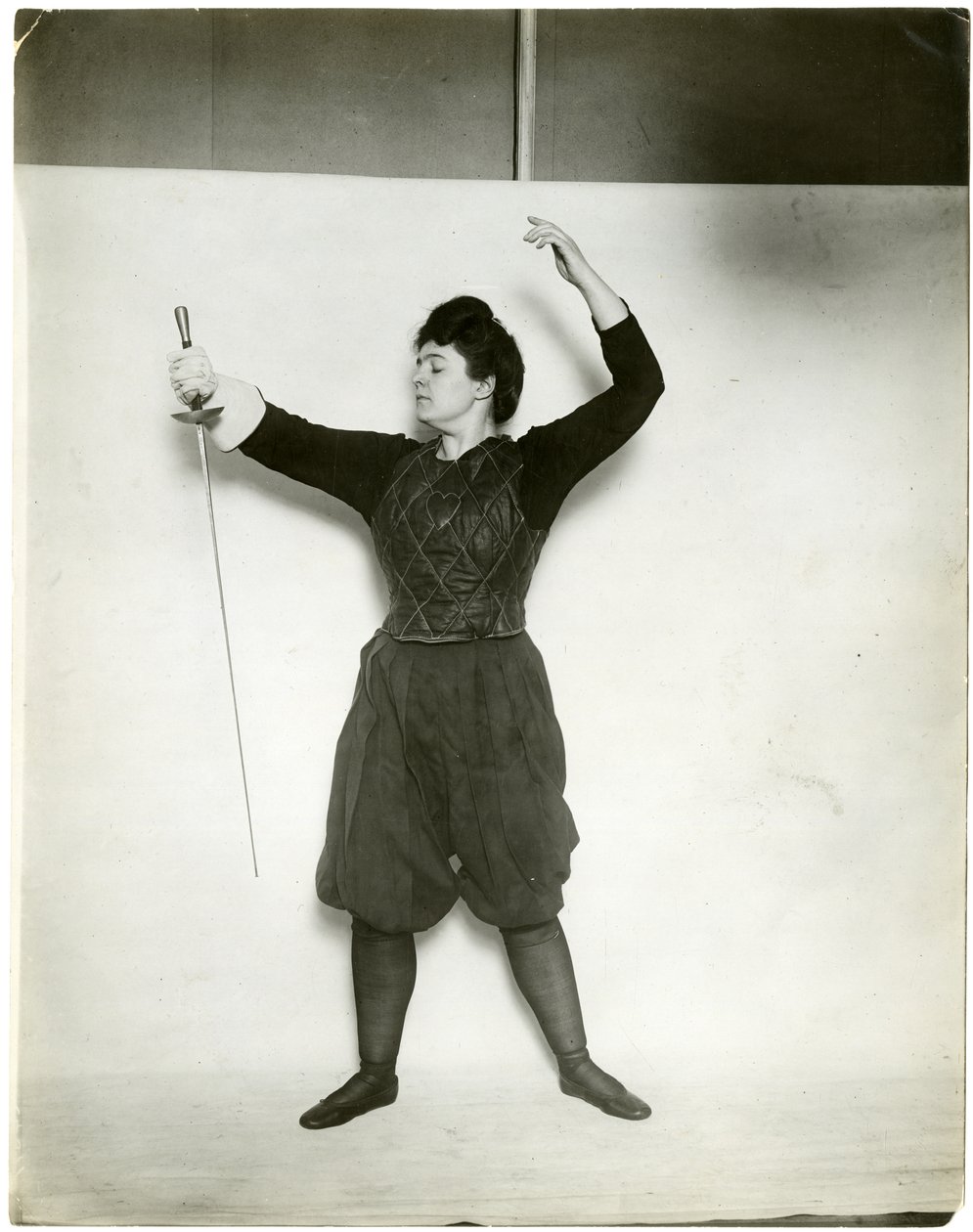 Vecchio modello, c.1905-18 da Jessie Tarbox Beals