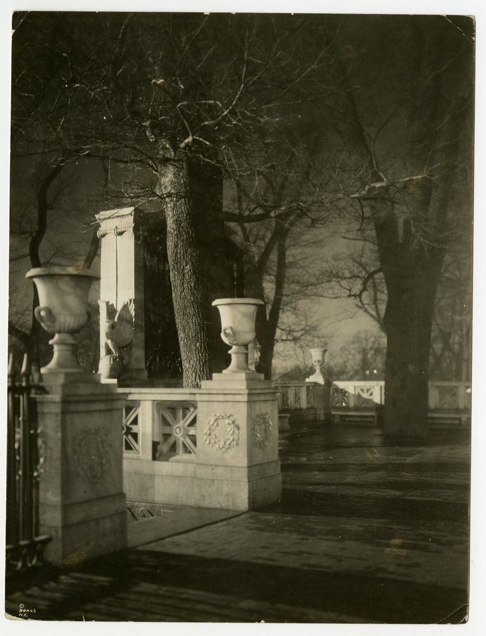 Memoriale di Shaw di notte, Boston, USA da Jessie Tarbox Beals