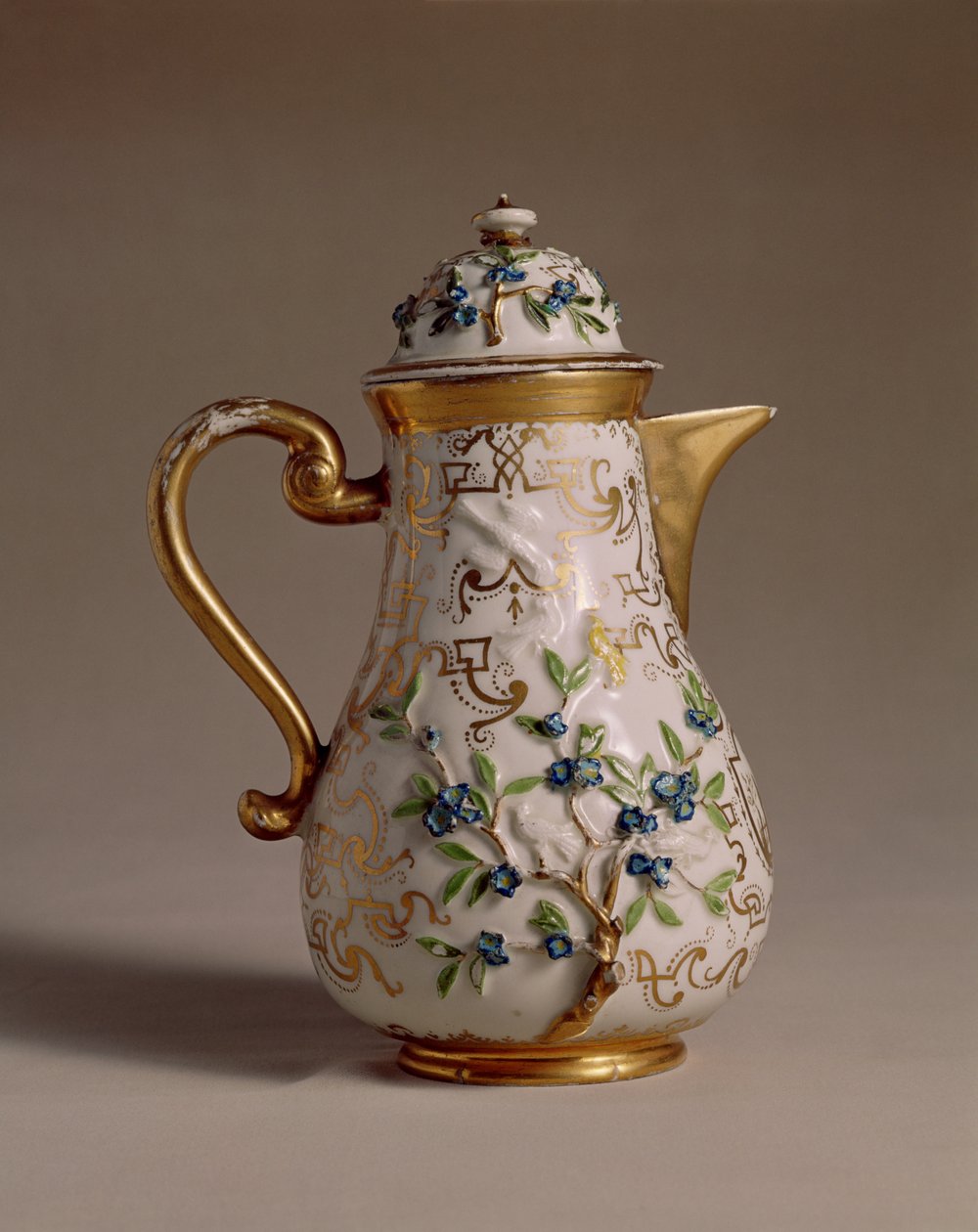 Caffettiera, decorata con rilievo applicato, Meissen da Johann Friedrich Bottger